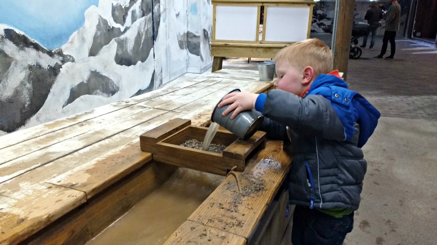 Crystal Mining at Lalandia