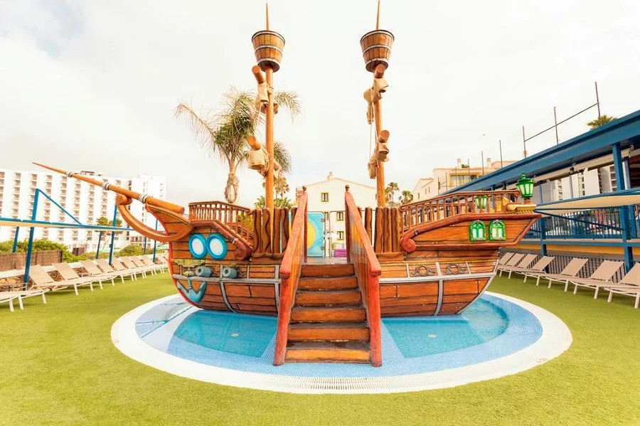 baby and toddler friendly hotel with a short transfer