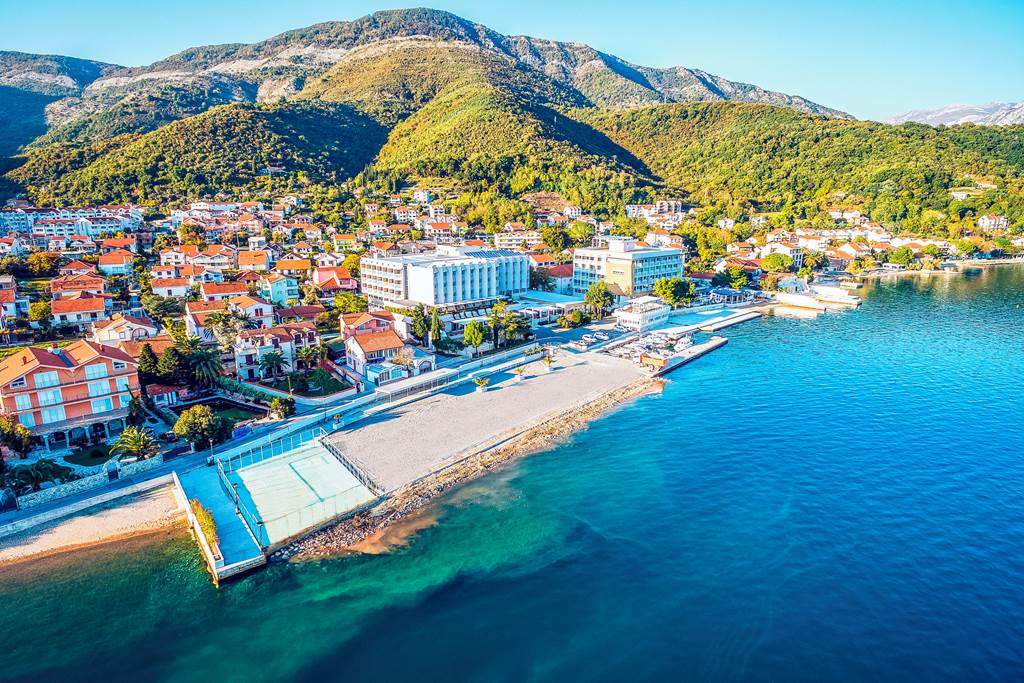 toddler friendly hotel in montenegro