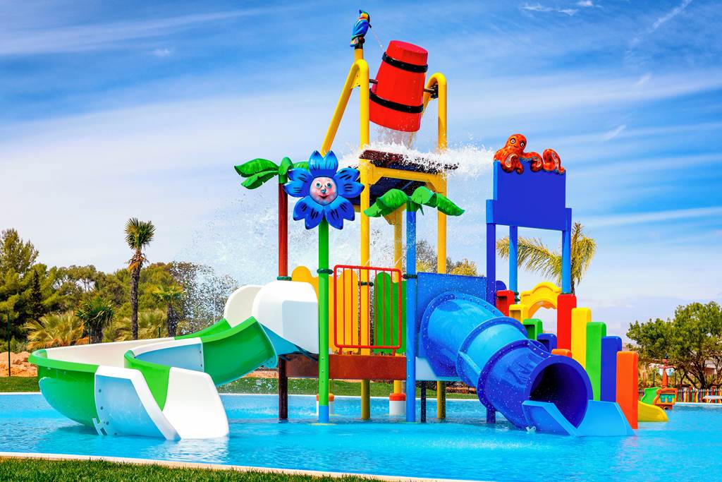 toddler friendly hotel in portugal with a waterpark