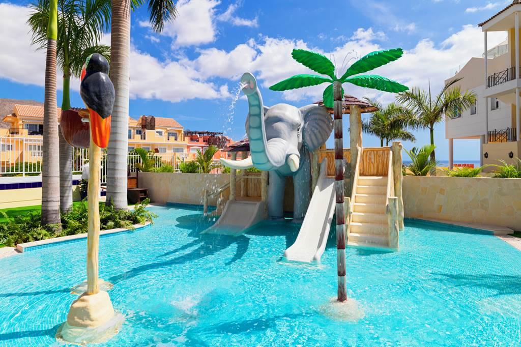 toddler friendly hotel with a waterpark