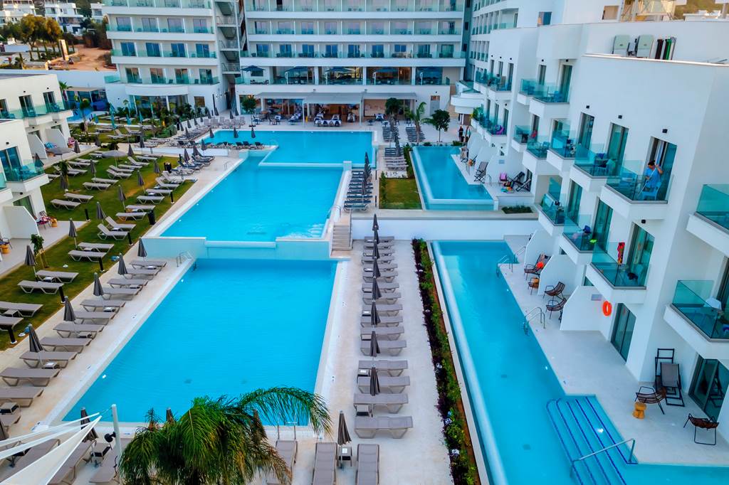 baby and toddler friendly hotel in cyprus with a splash park