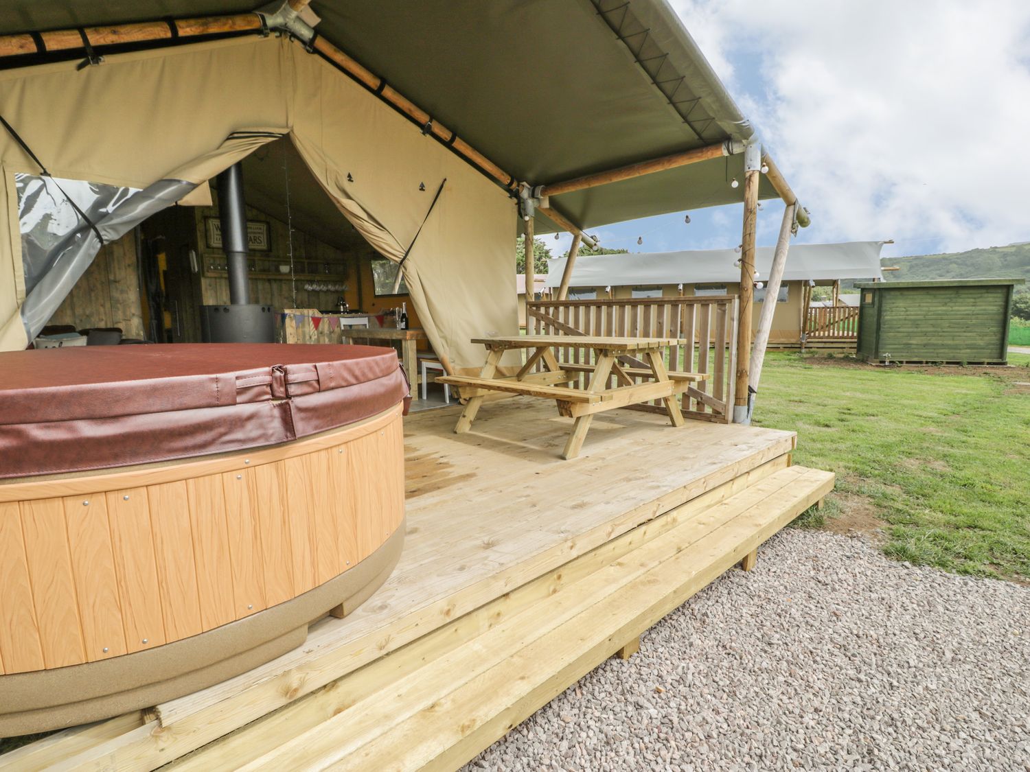 toddler friendly glamping wales