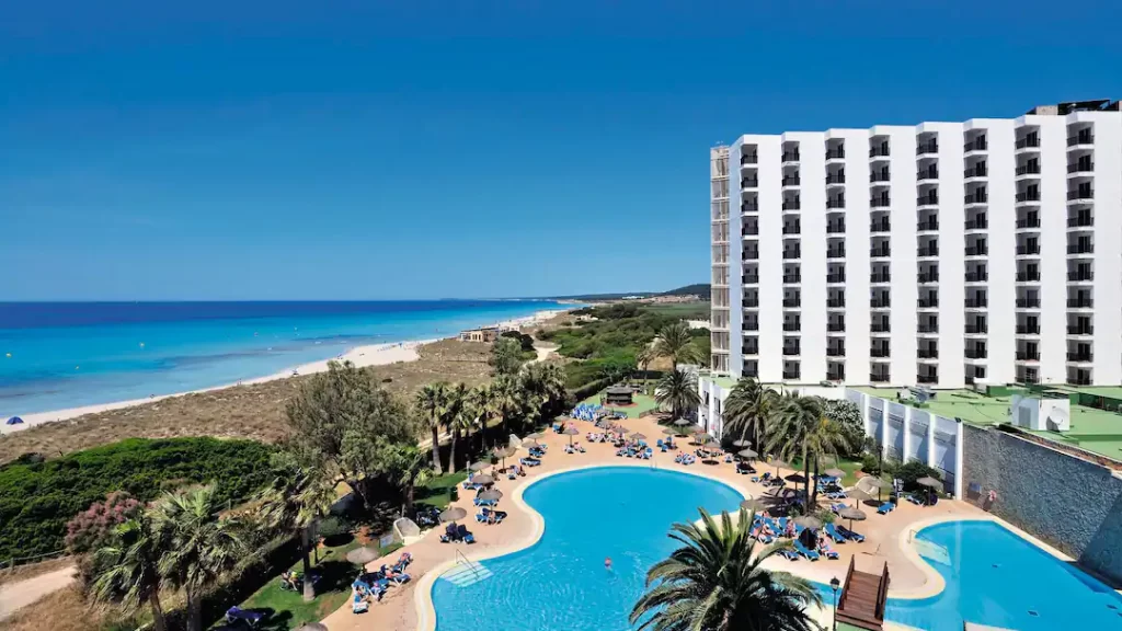 toddler friendly hotel in son bou, menorca