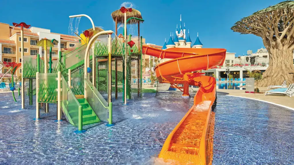 toddler friendly hotel with waterpark