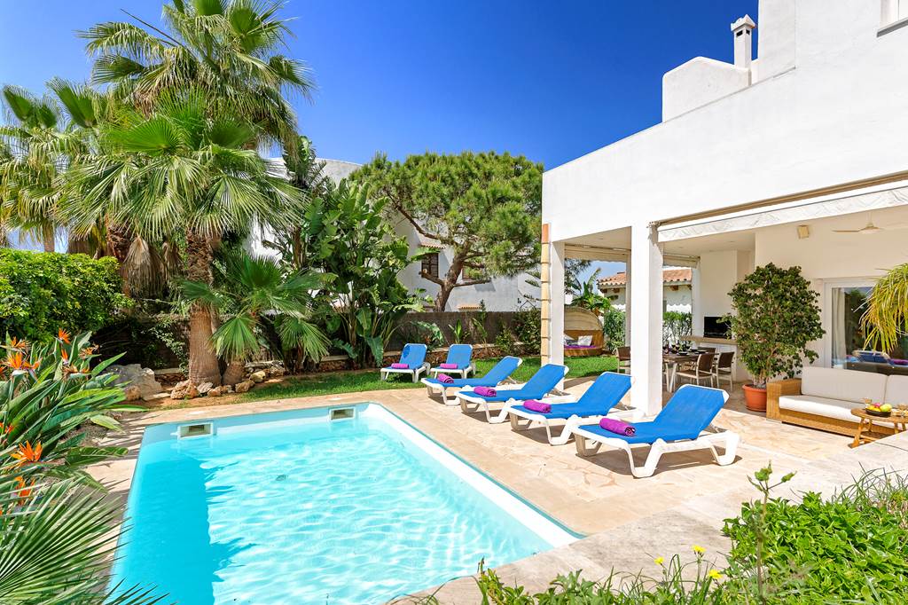 baby and toddler friendly villa in majorca