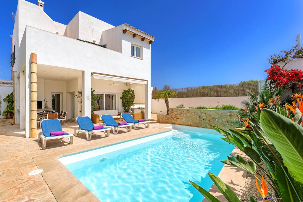 baby and toddler friendly villa in majorca