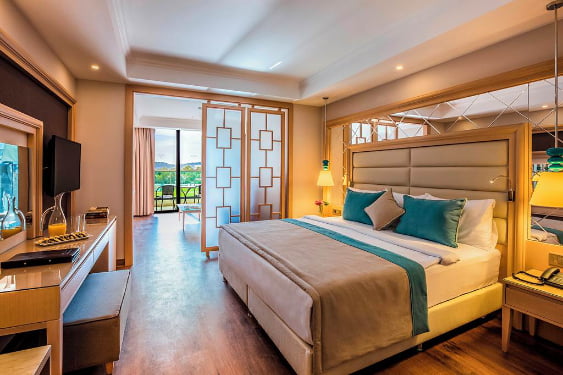 toddler friendly hotel in turkey with a splash park