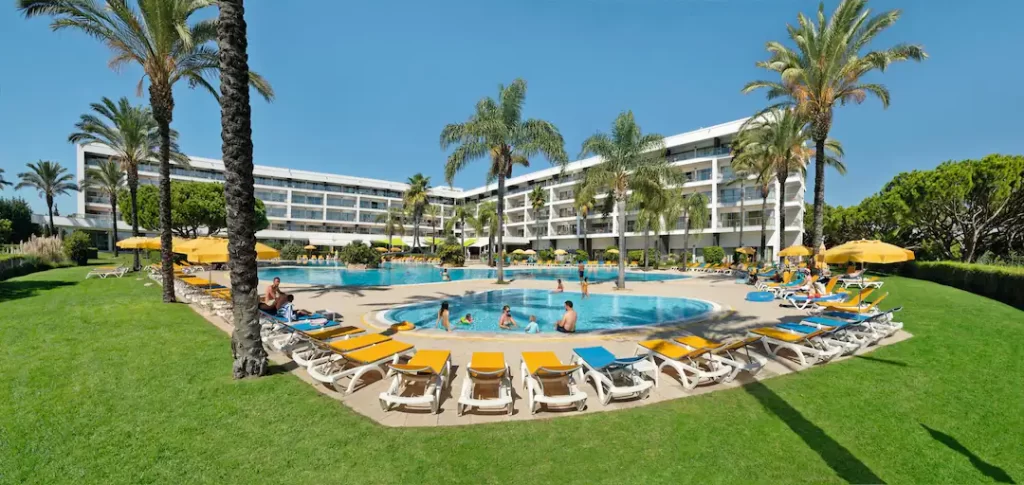 baby and toddler friendly hotel in portugal with a splash park