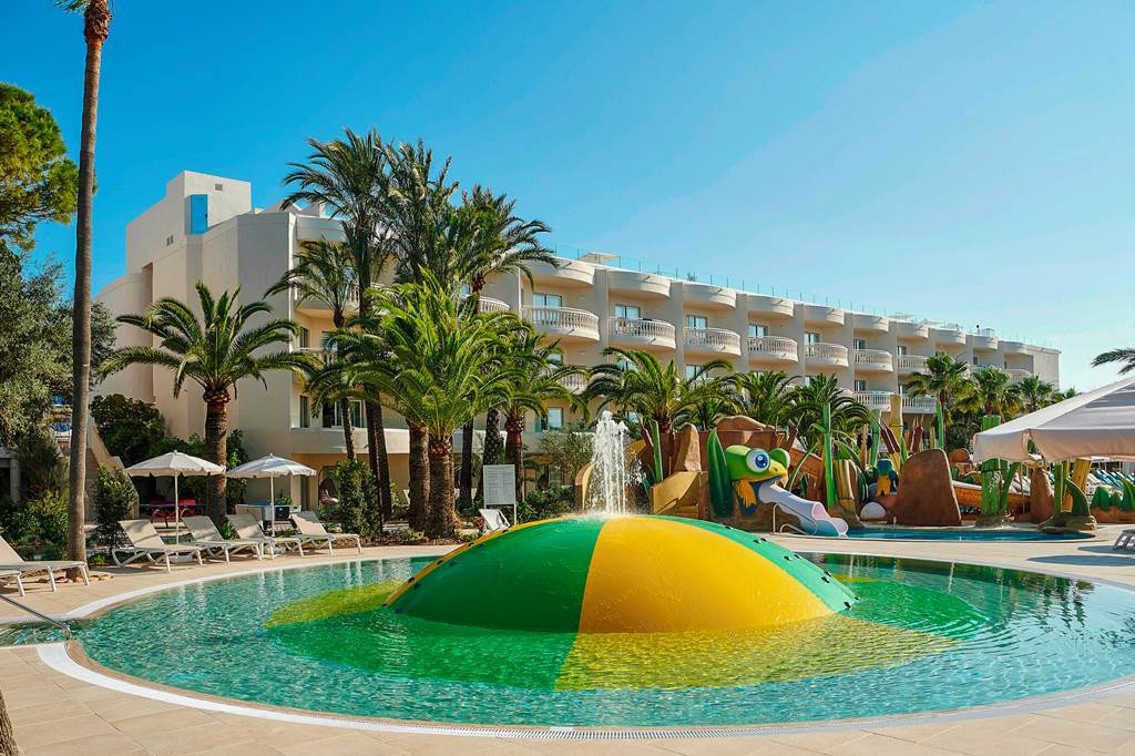 beachfront baby and toddler friendly hotel in majorca
