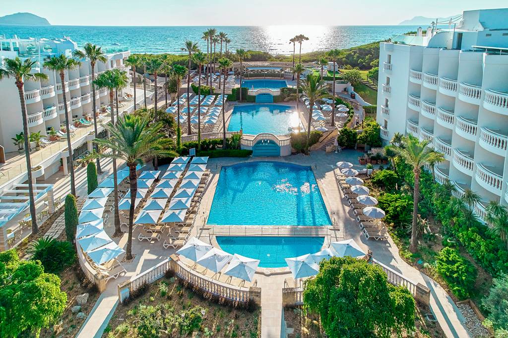 beachfront baby and toddler friendly hotel in majorca