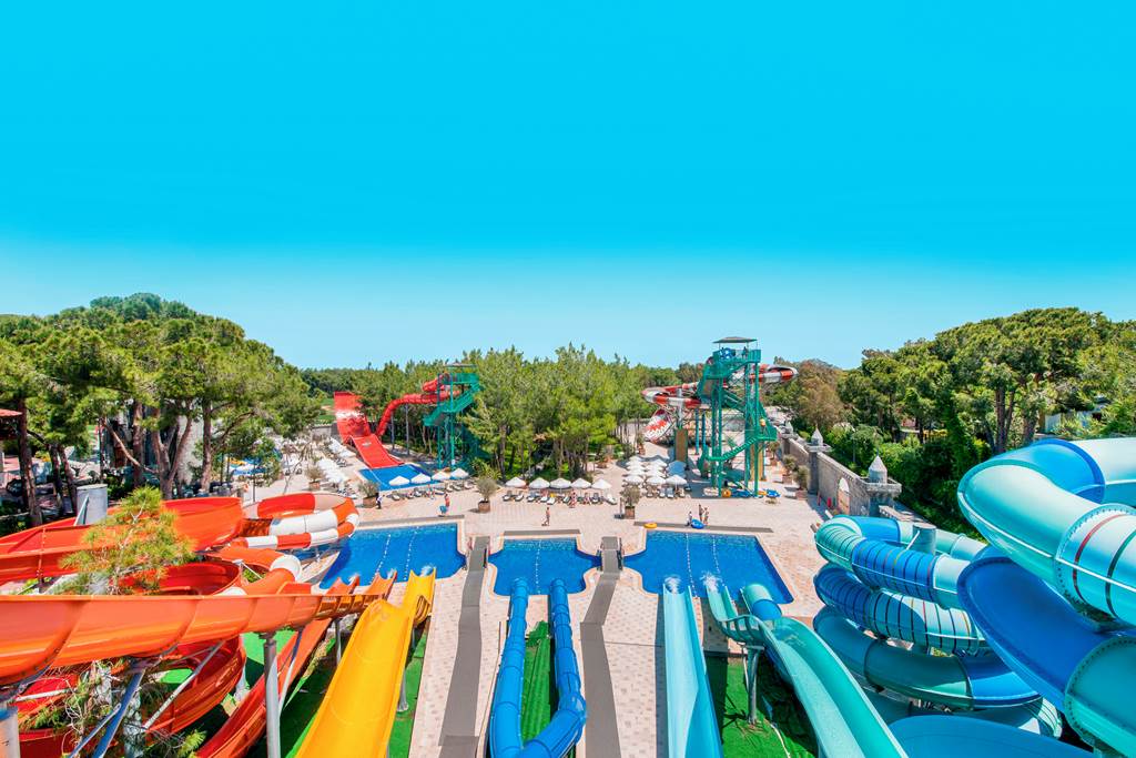 baby and toddler friendly hotel in turkey with a waterpark