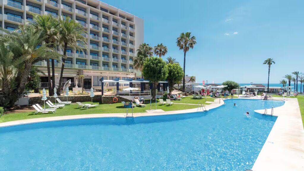 hotels in spain near the beach