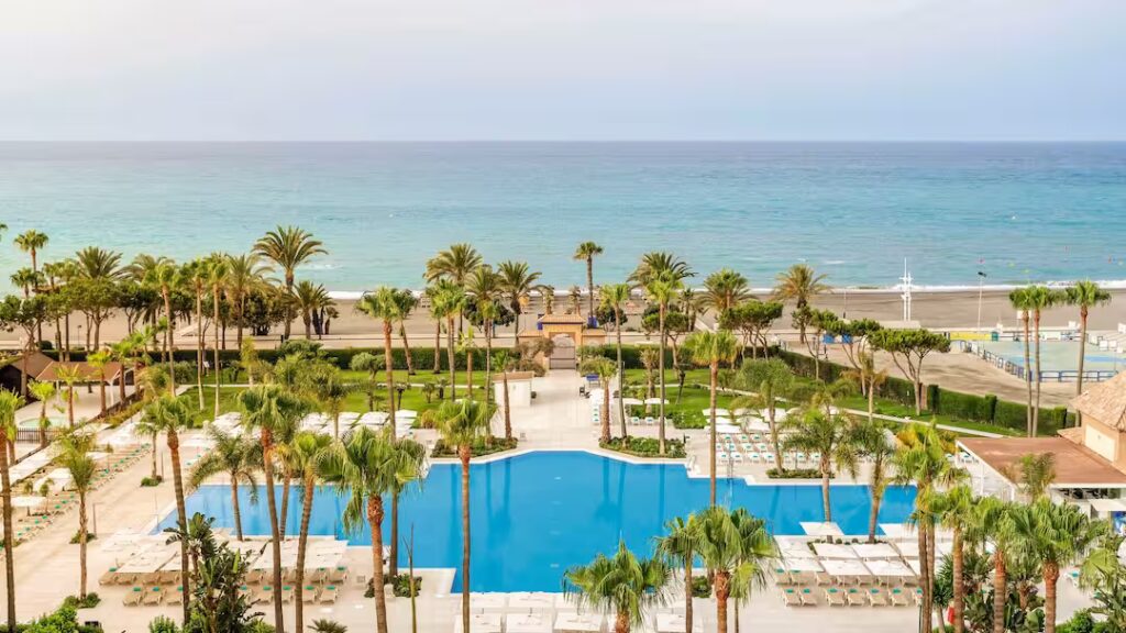 hotels in spain near the beach