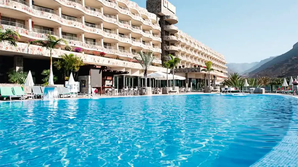 toddler friendly hotel gran canaria with splash park