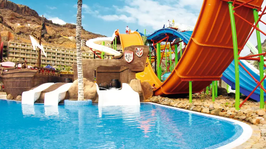 toddler friendly hotel gran canaria with splash park