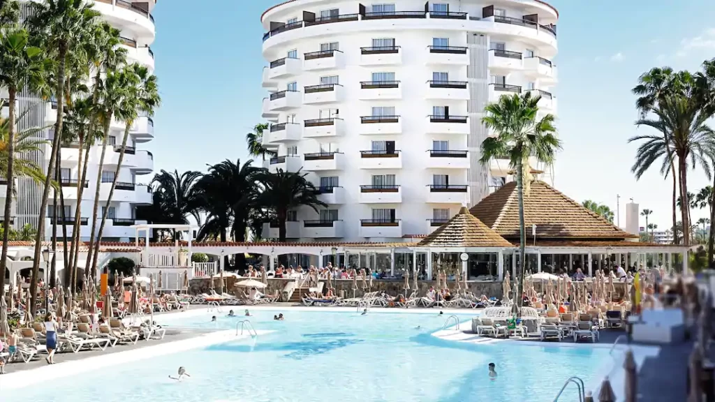 toddler friendly hotel gran canaria with splash park