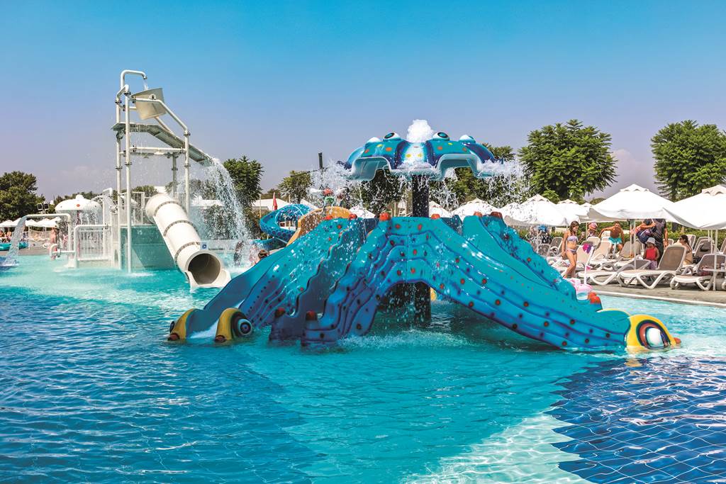 Can you recommend any toddler friendly hotels in Turkey with swim up rooms?&nbsp;