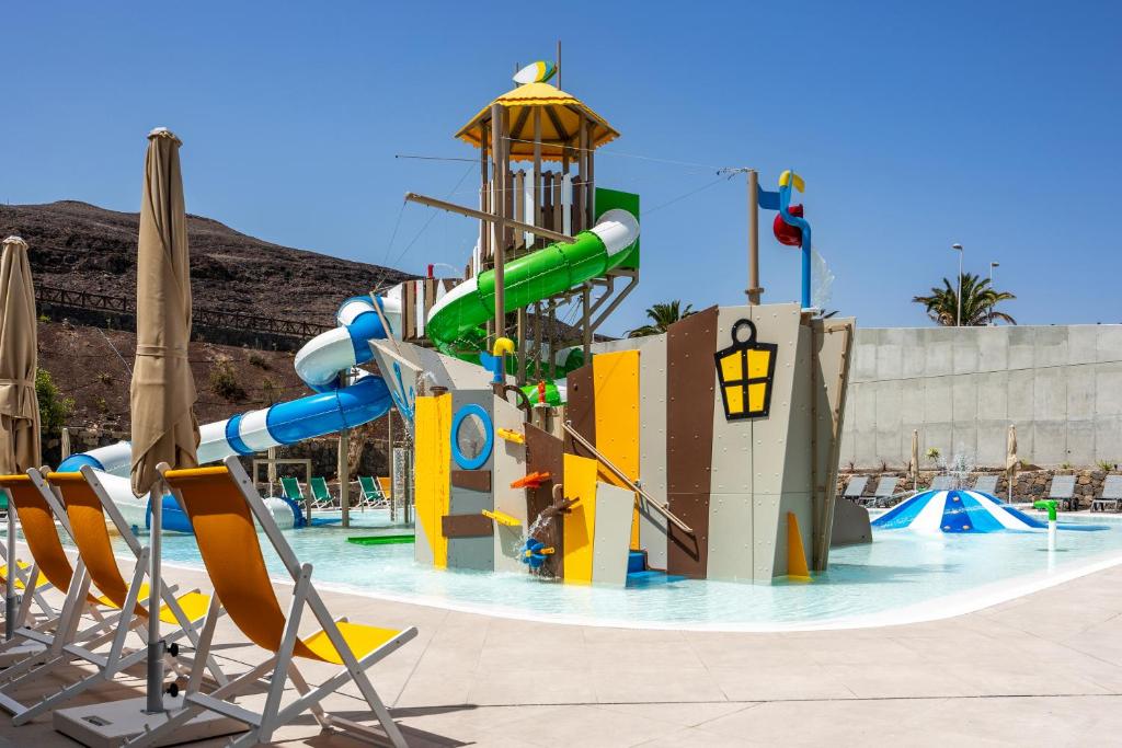 family friendly hotel canary islands with a waterpark 