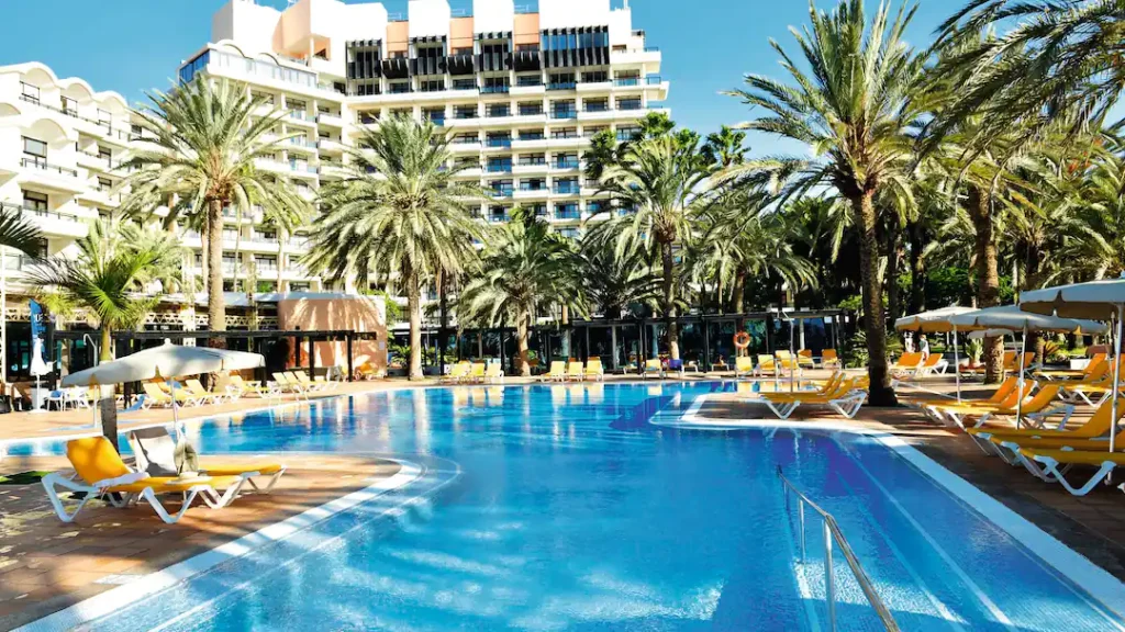 baby and toddler friendly hotel in the canary islands near the beach