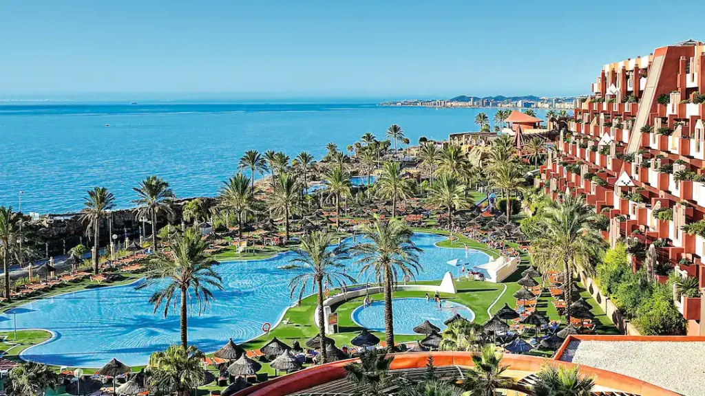 baby and toddler friendly hotel in spain with waterslides