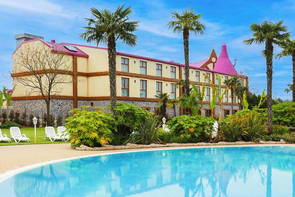 baby and toddler friendly hotel with playground