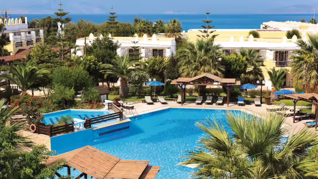 baby and toddler friendly hotel in Greece with a short transfer