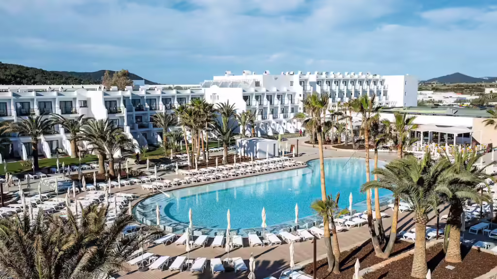 baby and toddler friendly hotel ibiza near the beach
