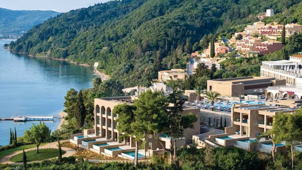 Hotels In Greece With Baby Clubs!