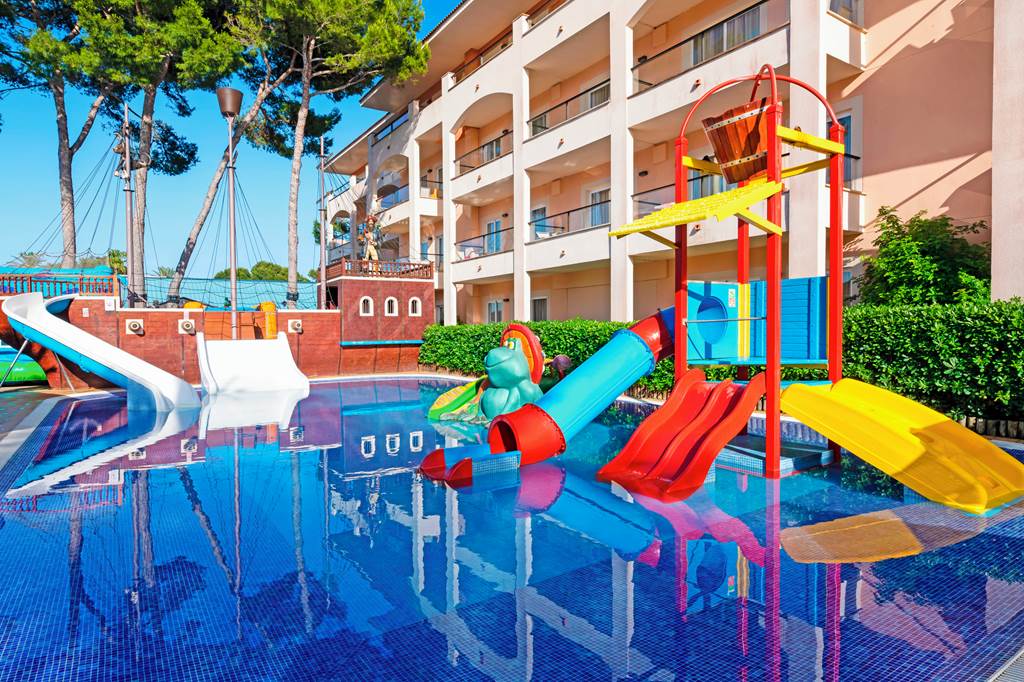hotel in majorca with family room