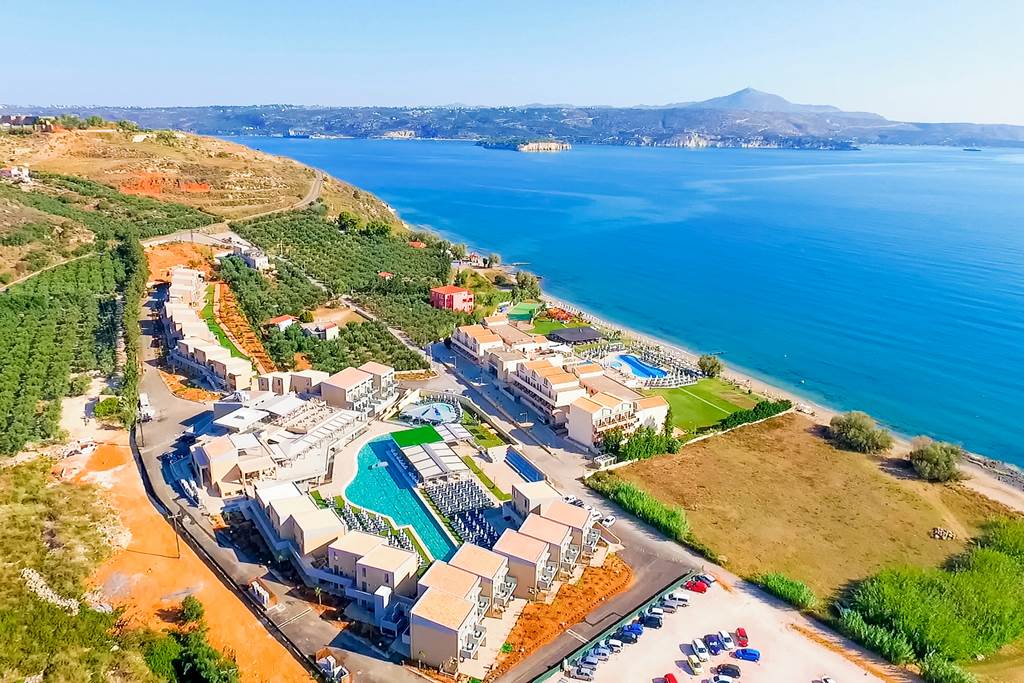 baby and toddler friendly hotel in greece with family rooms