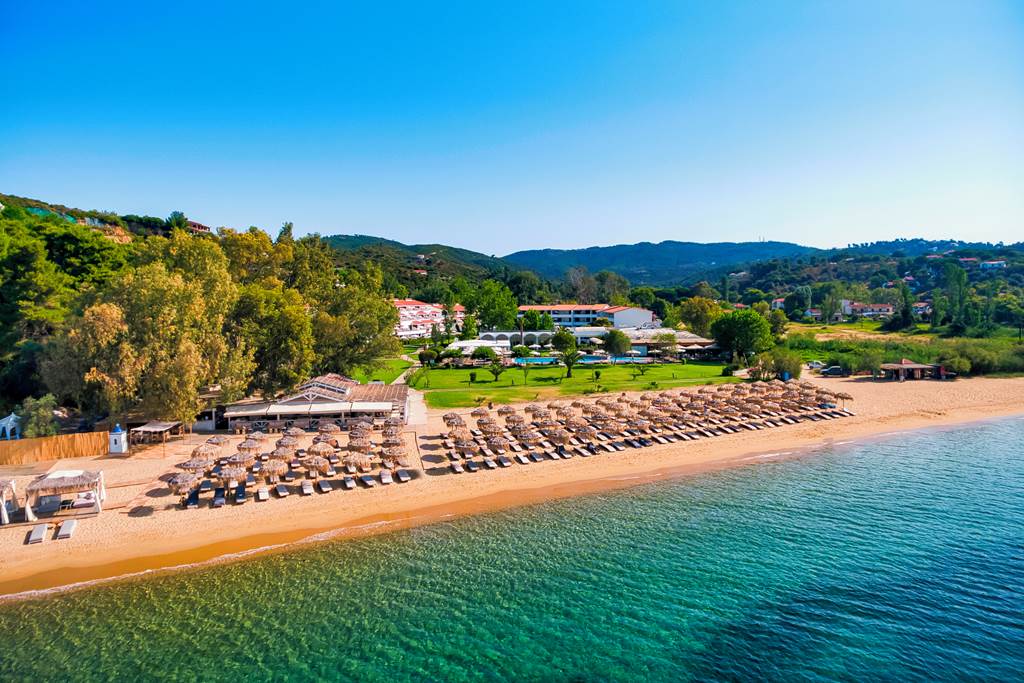 baby and toddler friendly hotel in greece with family rooms