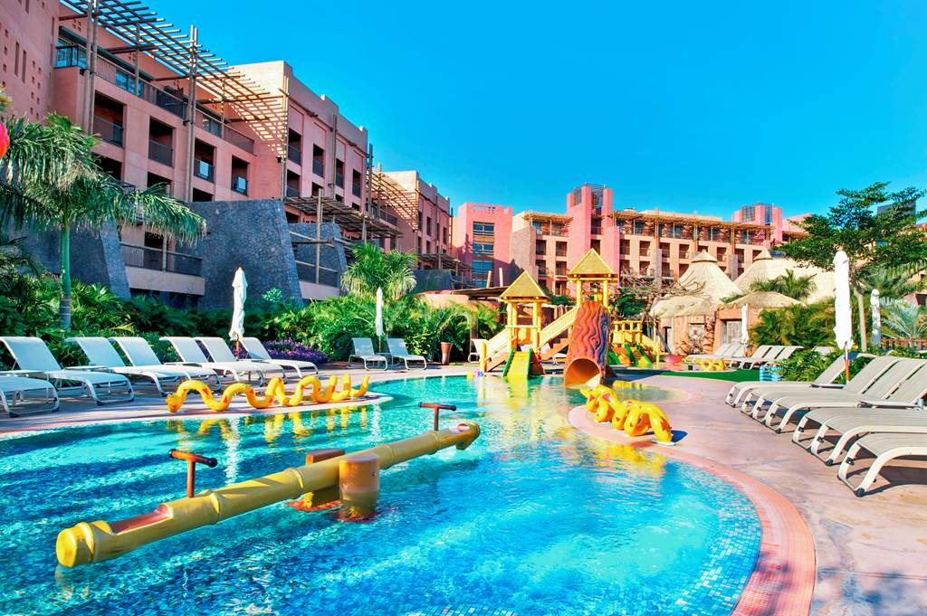 canary islands hotels with swim up rooms
