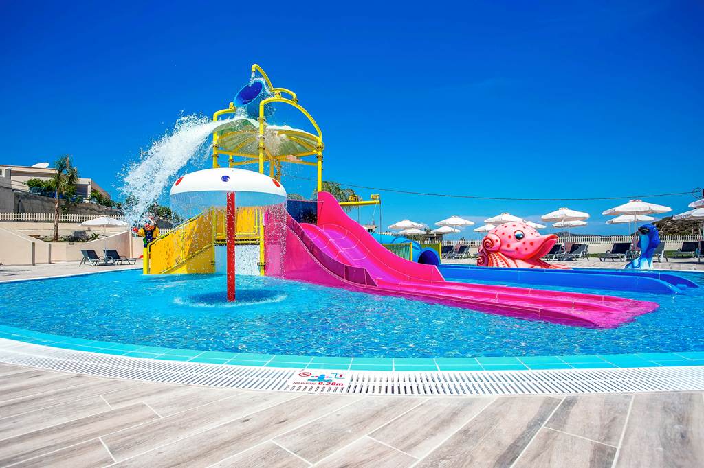 baby and toddler friendly hotel in greece with family rooms