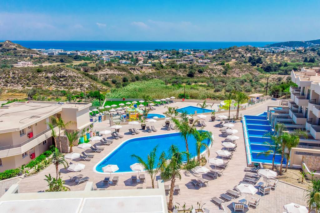 baby and toddler friendly hotel in greece with family rooms