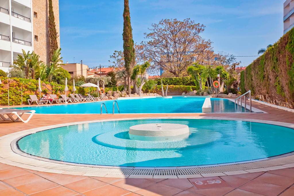 toddler friendly hotel spain with family rooms
