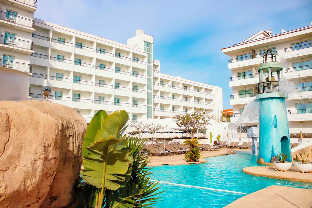 toddler friendly hotel spain with family rooms