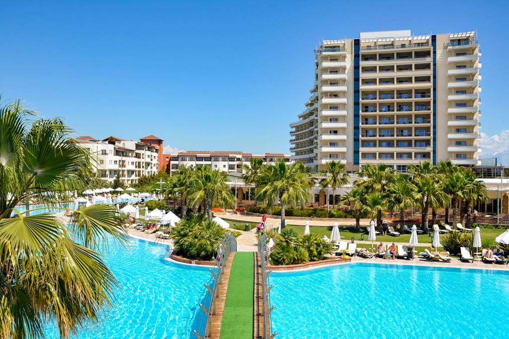 hotels with great entertainment