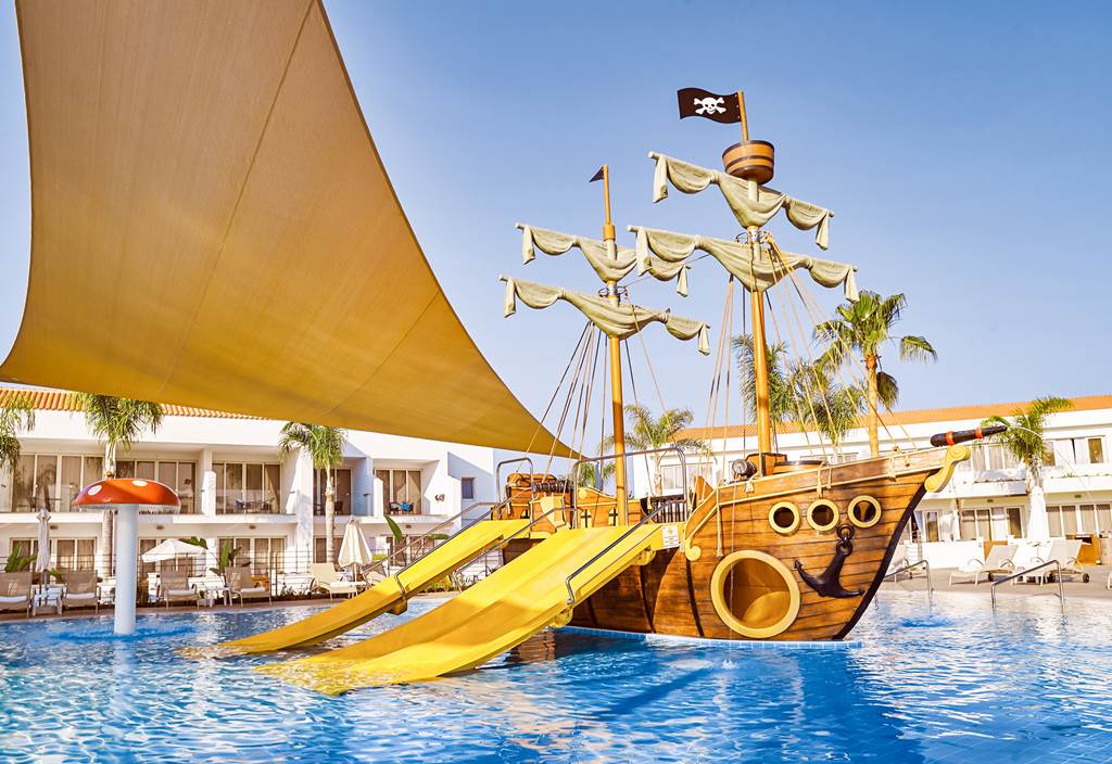 hotels with great entertainment