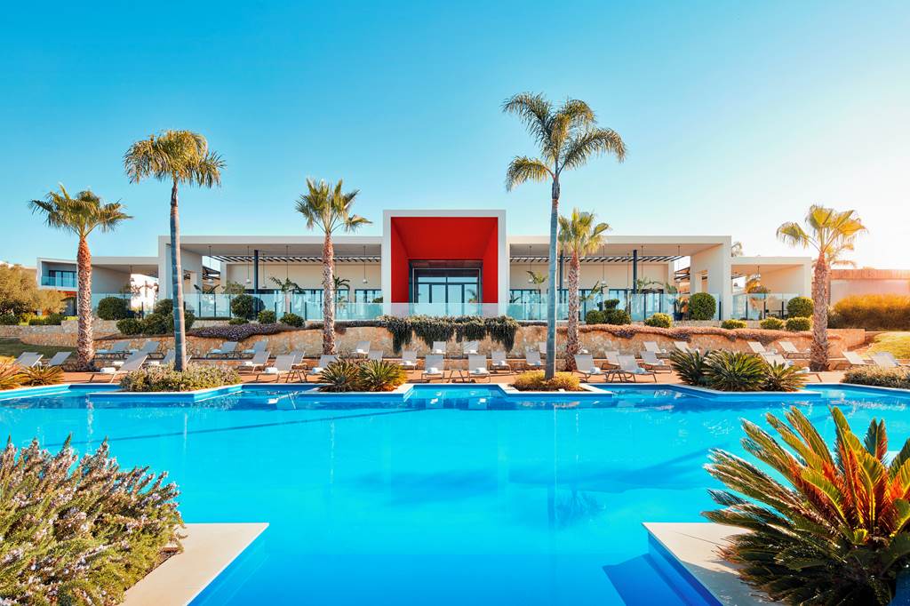hotels with theme parks and waterparks