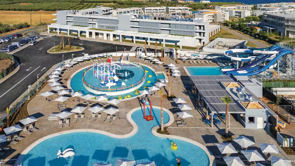 family friendly hotel with swim up rooms