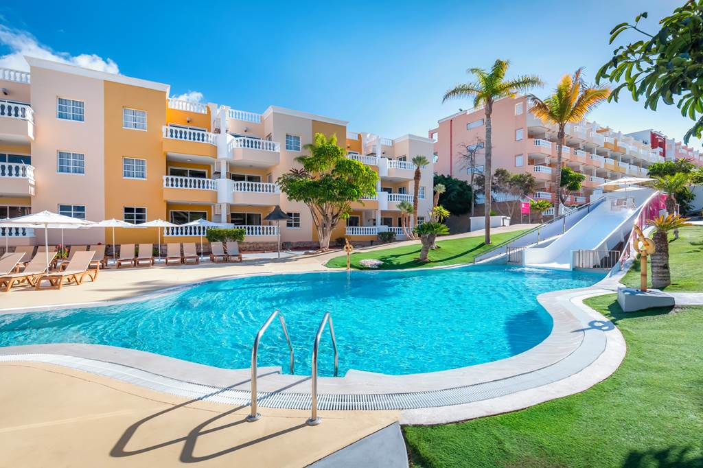 https://jet2.prf.hn/click/camref:1011l5K6no/destination:https%3A%2F%2Fwww.jet2holidays.com%2Fcanary-islands%2Ftenerife%2Fplaya-de-la-arena%2Flandmar-costa-los-gigantes-family-resort