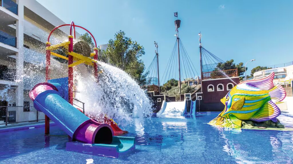 family friendly hotel with swim up rooms