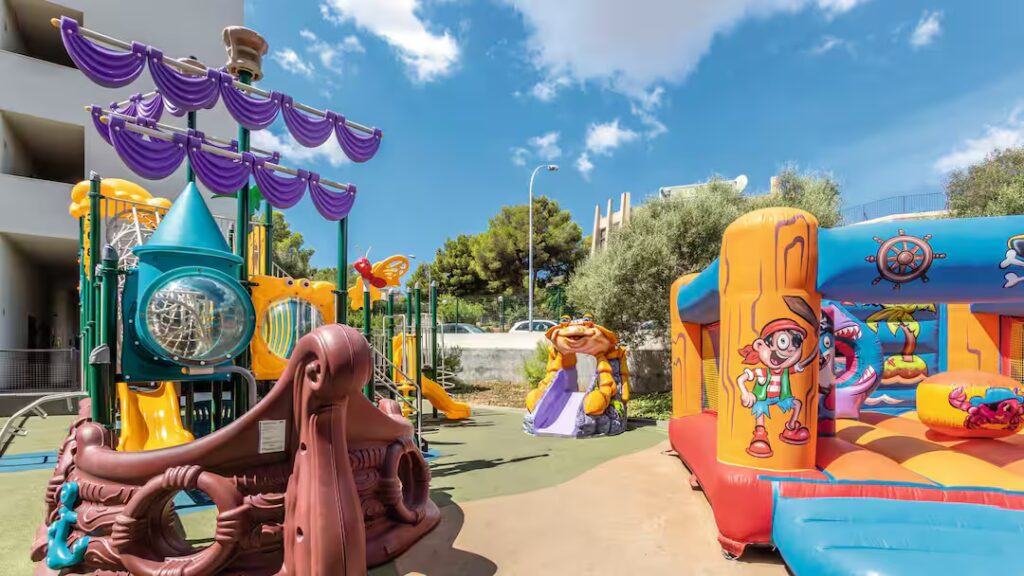 family friendly hotel with swim up rooms