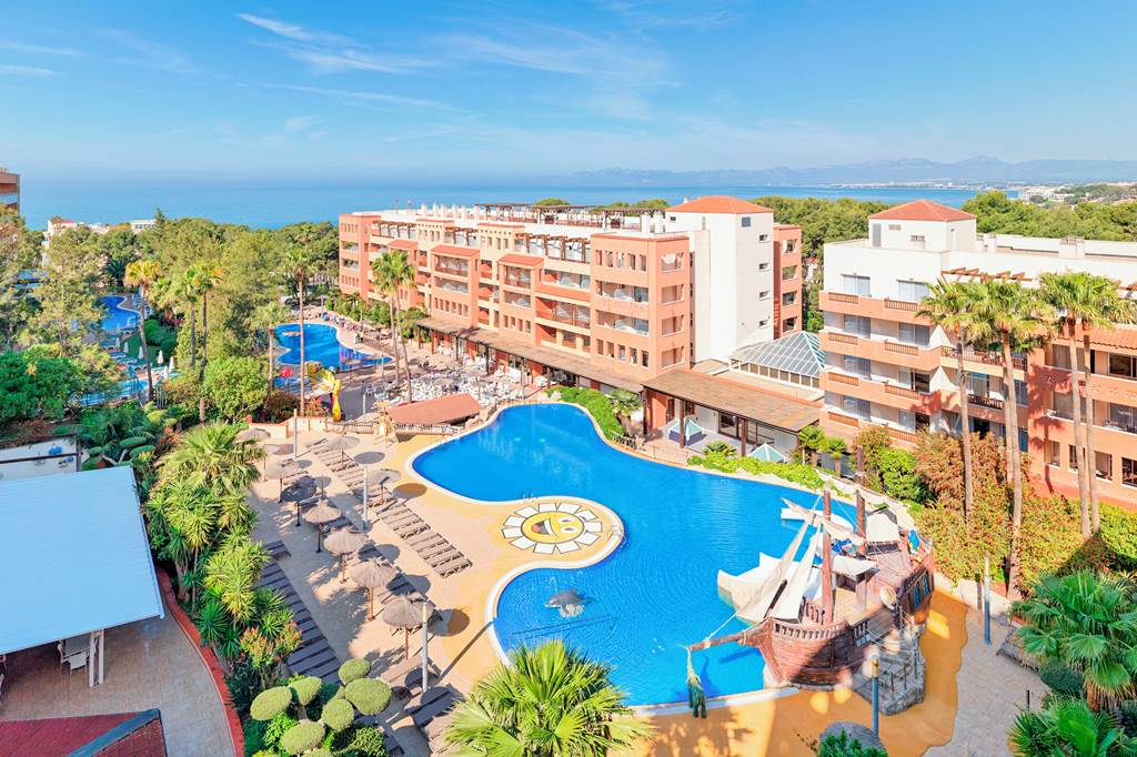 family holidays in costa dorada