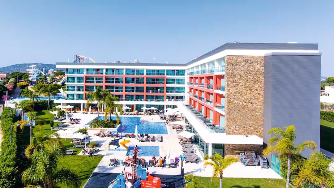 toddler friendly hotel with waterslides