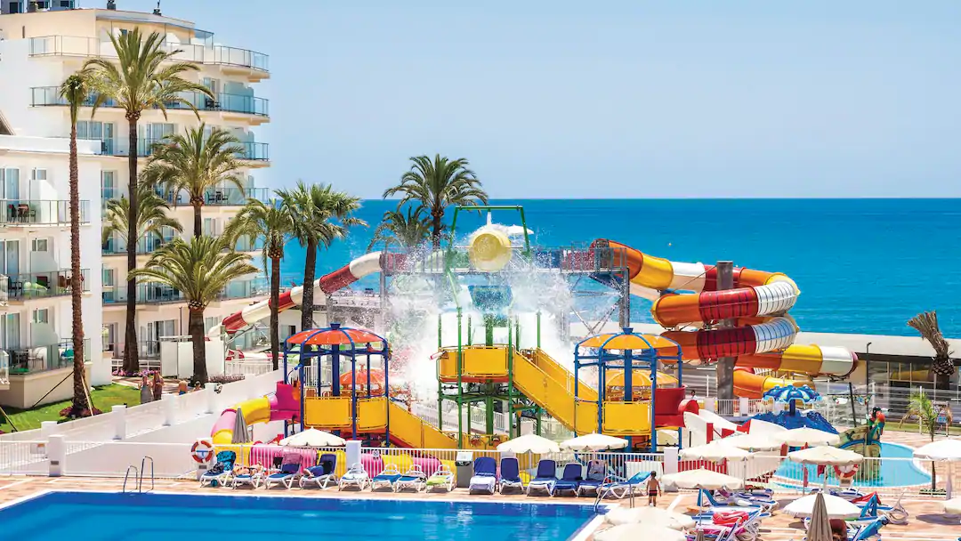toddler friendly hotel with waterslides