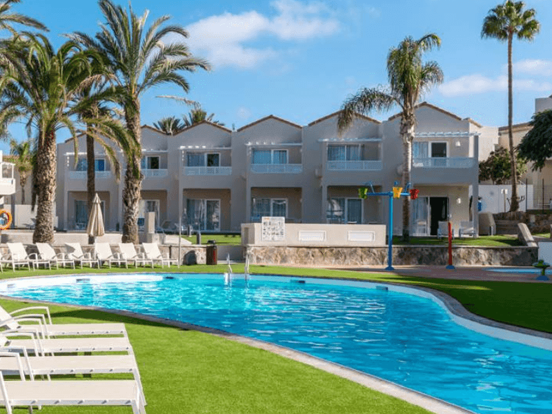 toddler friendly hotel with waterpark entry