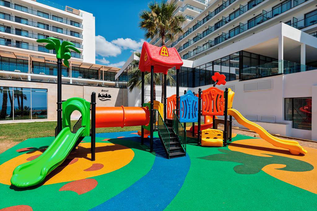 hotel in spain with splash parks