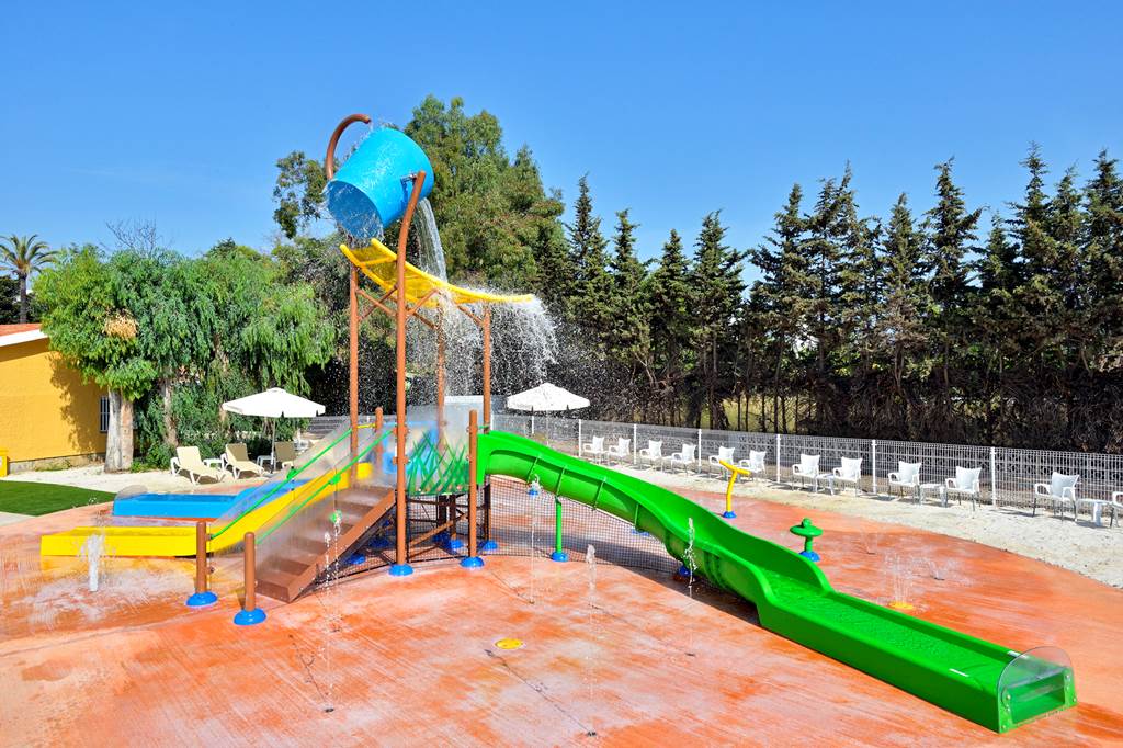 hotel in spain with splash parks